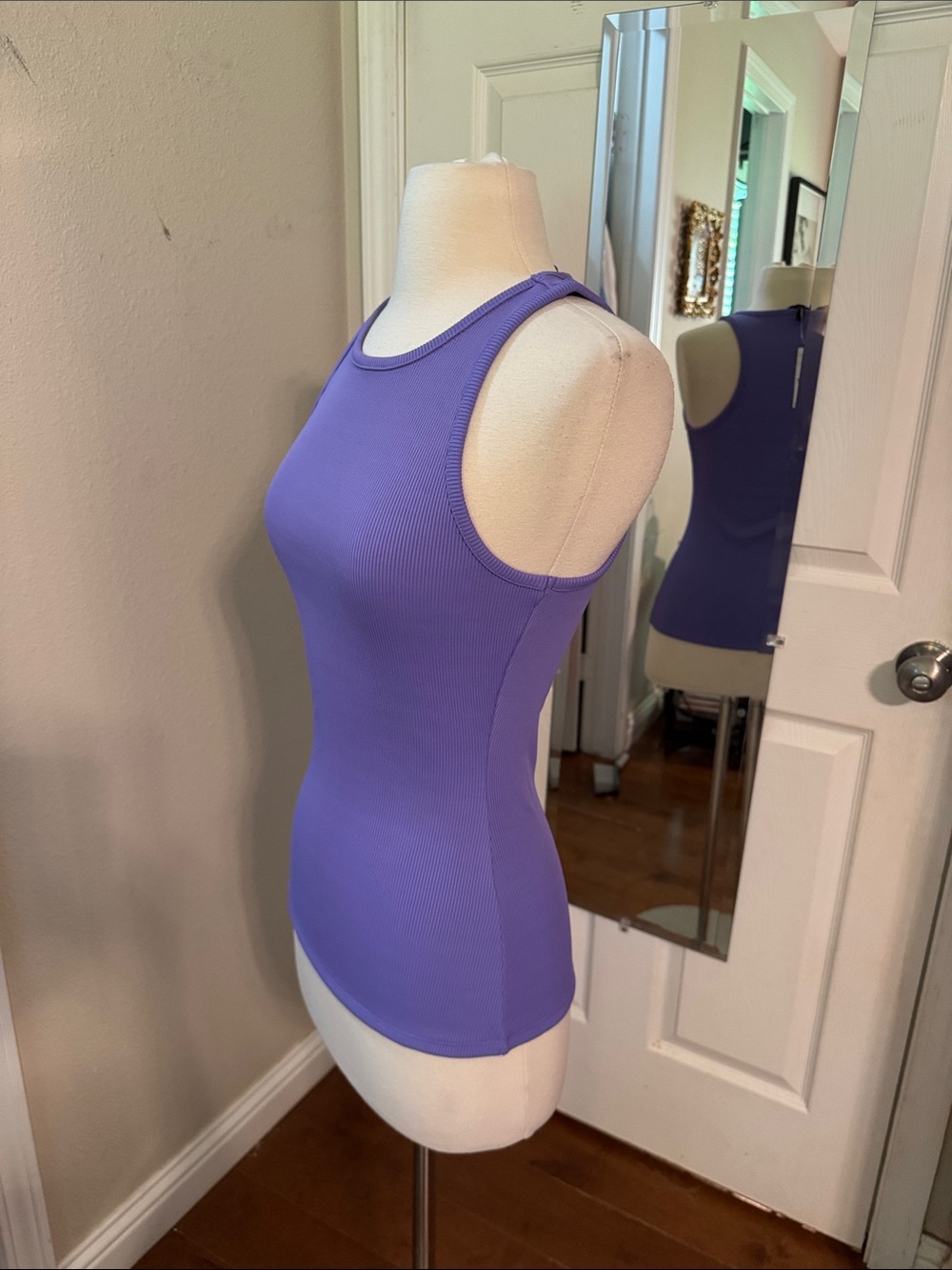 WHBM Purple Ribbed Tank Top - Picture 3 of 7